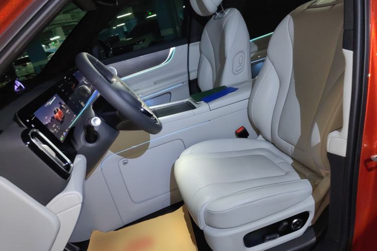 Used Hima AITO M9 2024 Range-Extended Ultra Version 42 kWh 6-Seater Model Left Front Seat
