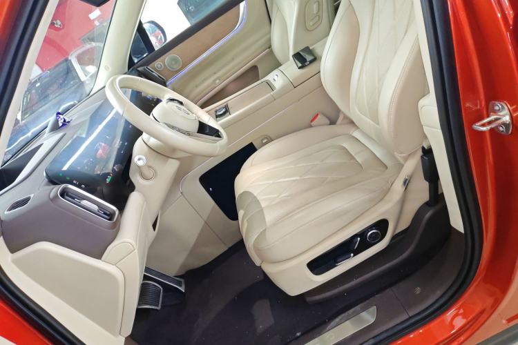 Used Hima AITO M9 2024 Range-Extended Ultra Version 52 kWh 5-Seater Model Left Front Seat