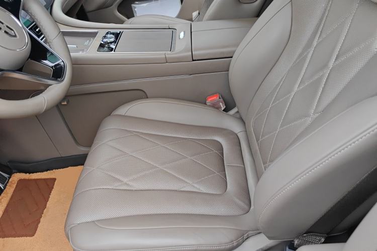 Used Hima AITO M9 2024 Range-Extended Ultra Version 42 kWh 6-Seater Model Left Front Seat