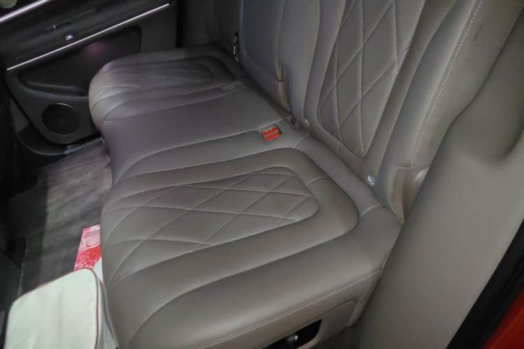 Used Hima AITO M9 2024 Range-Extended Ultra Version 52 kWh 5-Seater Model Left Rear Seat