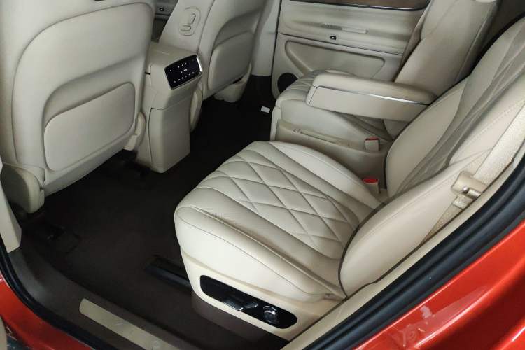 Used Hima AITO M9 2024 Range-Extended Ultra Version 42 kWh 6-Seater Model Left Rear Seat