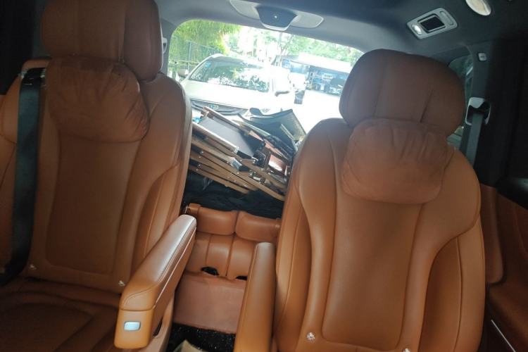 Used Hima AITO M9 2024 Range-Extended Ultra Version 42 kWh 6-Seater Model Left Rear Seat