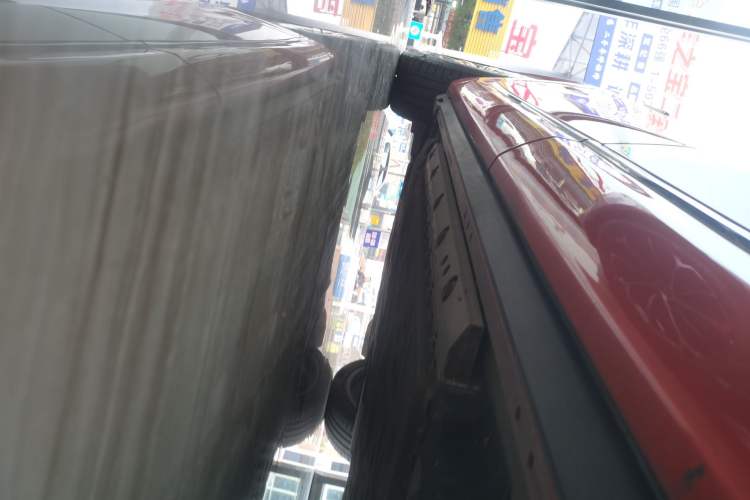 Used Hima AITO M9 2024 Range-Extended Ultra Version 42 kWh 6-Seater Model Left Side Sill