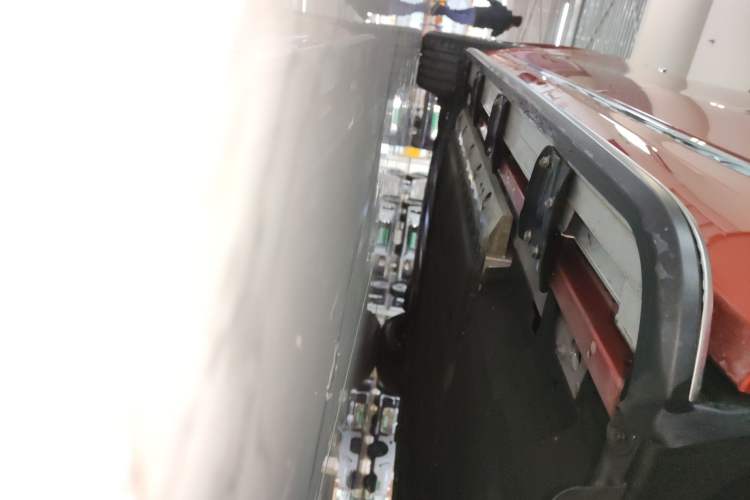 Used Hima AITO M9 2024 Range-Extended Ultra Version 42 kWh 6-Seater Model Left Side Sill