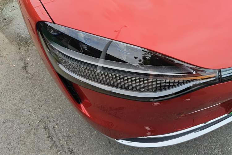 Used Hima AITO M9 2024 Range-Extended Ultra Version 42 kWh 6-Seater Model Right Front Headlight