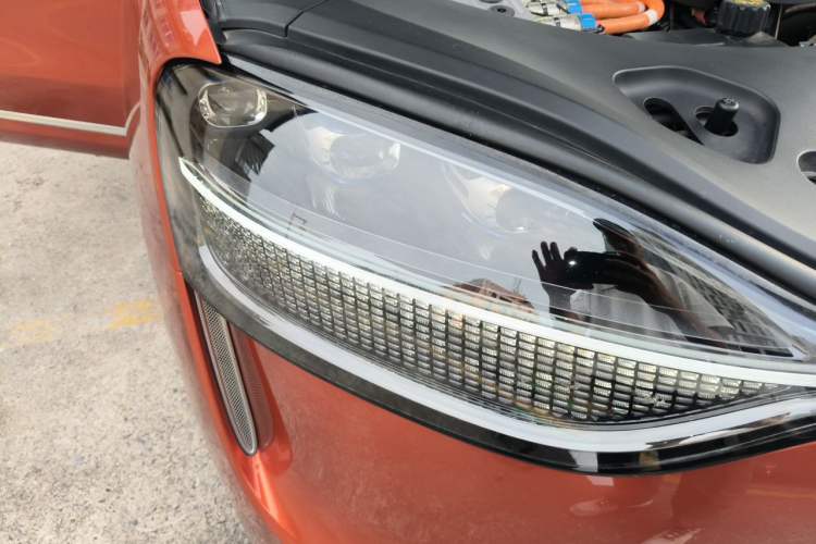 Used Hima AITO M9 2024 Range-Extended Ultra Version 42 kWh 6-Seater Model Right Front Headlight