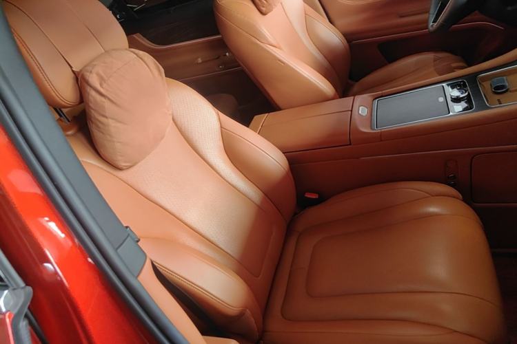 Used Hima AITO M9 2024 Range-Extended Ultra Version 42 kWh 6-Seater Model Right Front Seat