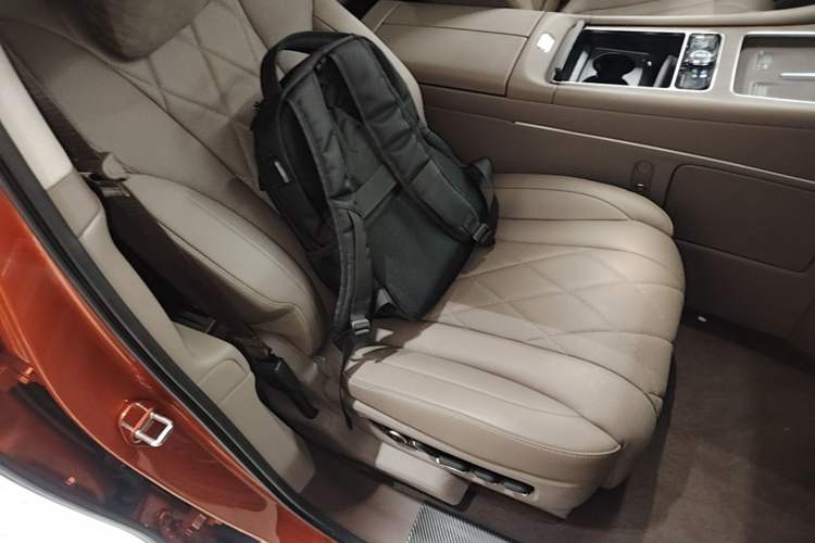 Used Hima AITO M9 2024 Range-Extended Max Edition 42 kWh 6-Seater Version Right Front Seat