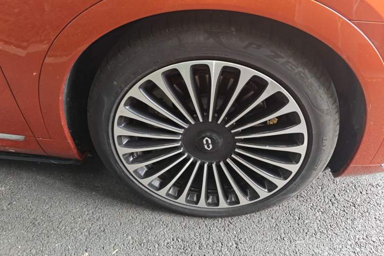 Used Hima AITO M9 2024 Range-Extended Ultra Version 42 kWh 6-Seater Model Right Front Wheel Hub