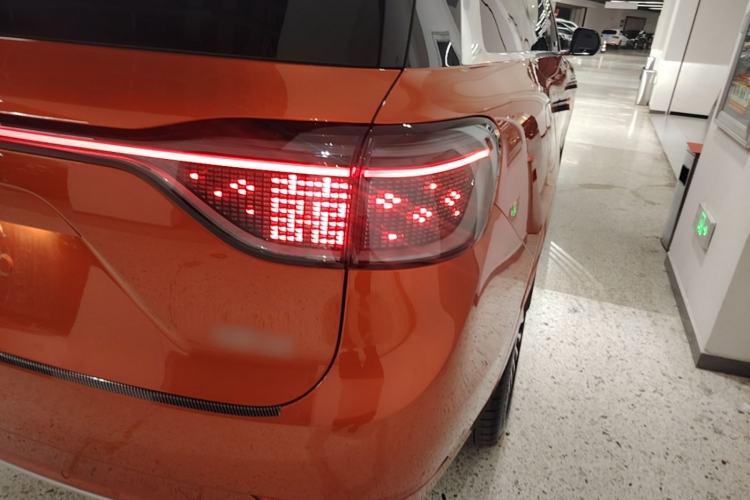 Used Hima AITO M9 2024 Range-Extended Max Edition 42 kWh 6-Seater Version Right Rear Taillight