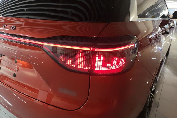 Used Hima AITO M9 2024 Range-Extended Ultra Version 42 kWh 6-Seater Model Right Rear Taillight