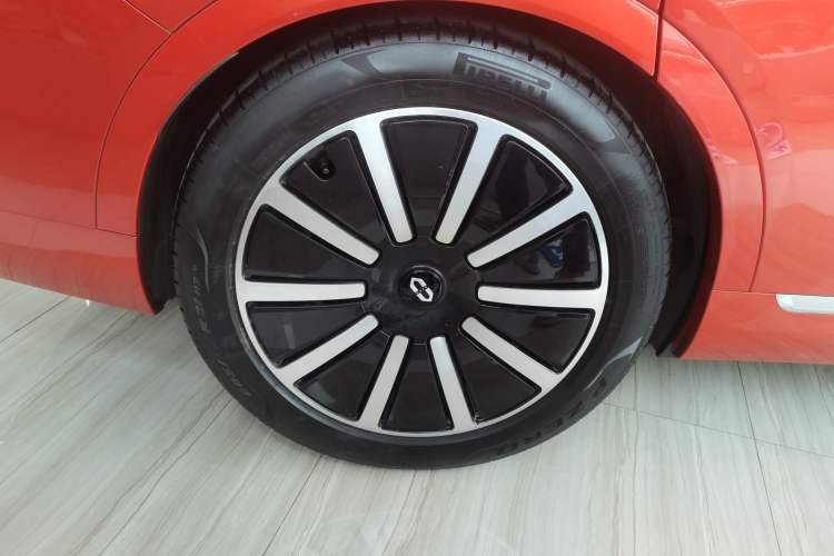 Used Hima AITO M9 2024 Range-Extended Ultra Version 42 kWh 6-Seater Model Right Rear Wheel Hub