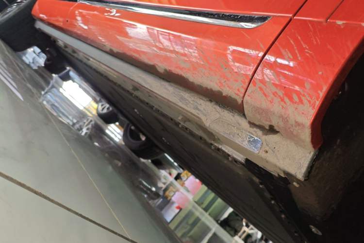 Used Hima AITO M9 2024 All-Electric Ultra Version 100 kWh 5-Seater Model Right Side Sill