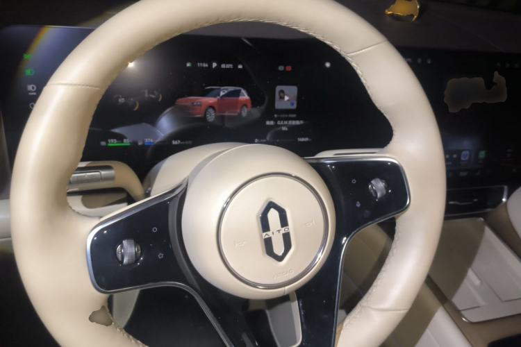 Used Hima AITO M9 2024 Range-Extended Ultra Version 42 kWh 6-Seater Model Steering Wheel