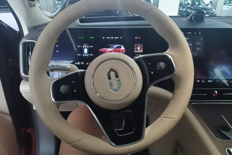 Used Hima AITO M9 2024 Range-Extended Ultra Version 42 kWh 6-Seater Model Steering Wheel