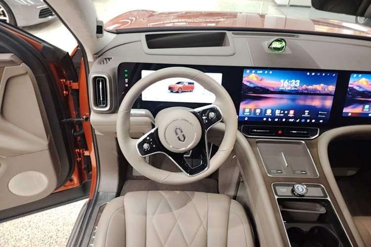 Used Hima AITO M9 2024 Range-Extended Max Edition 42 kWh 6-Seater Version Steering Wheel