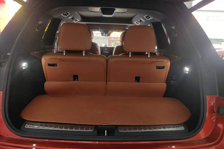 Used Hima AITO M9 2024 Range-Extended Ultra Version 42 kWh 6-Seater Model Trunk