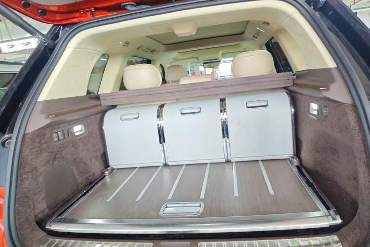 Used Hima AITO M9 2024 Range-Extended Ultra Version 52 kWh 5-Seater Model Trunk
