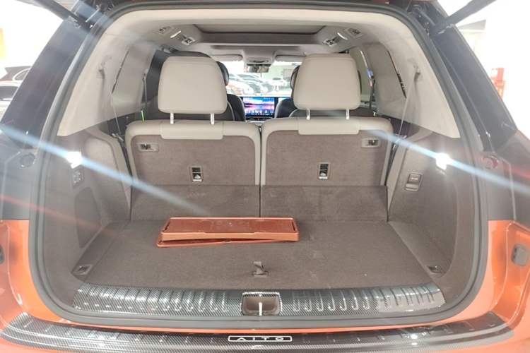 Used Hima AITO M9 2024 Range-Extended Max Edition 42 kWh 6-Seater Version Trunk
