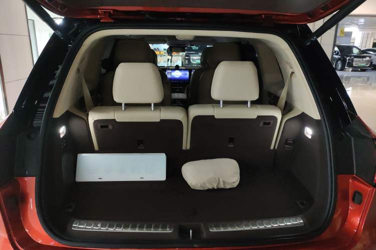 Used Hima AITO M9 2024 Range-Extended Ultra Version 42 kWh 6-Seater Model Trunk