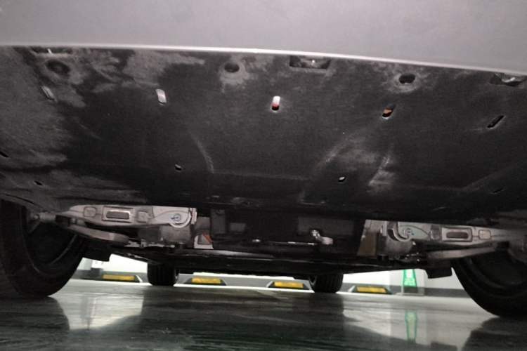 Used Hima AITO M9 2024 All-Electric Ultra Version 100 kWh 6-Seater Model Chassis Rear