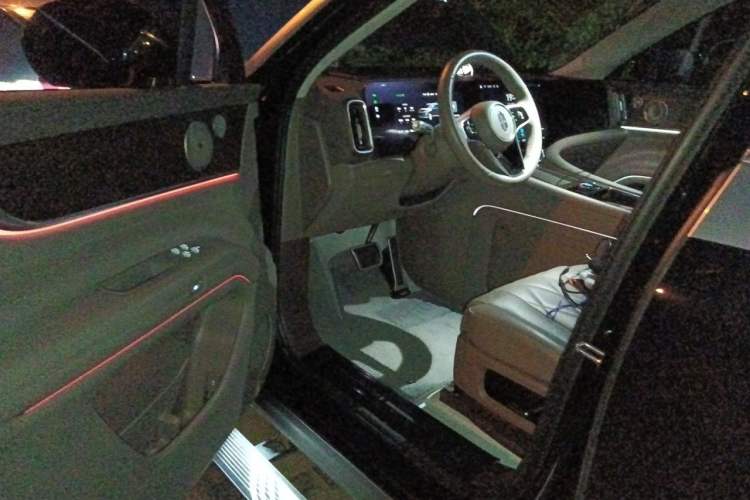 Used Hima AITO M9 2024 All-Electric Ultra Version 100 kWh 6-Seater Model Driver Seat