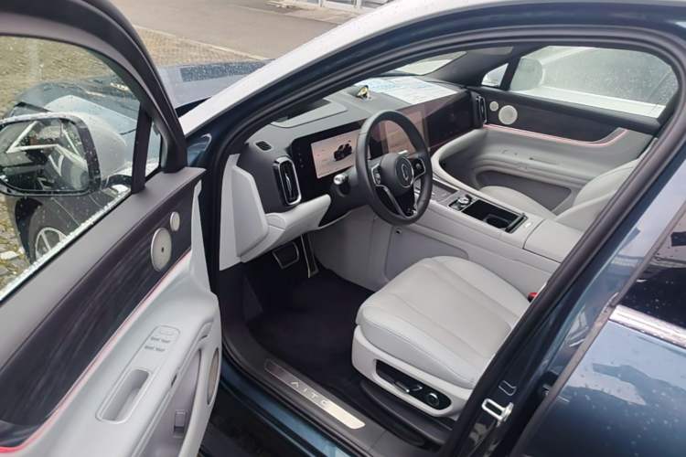 Used Hima AITO M9 2024 Range-Extended Ultra Version 52 kWh 5-Seater Model Driver Seat