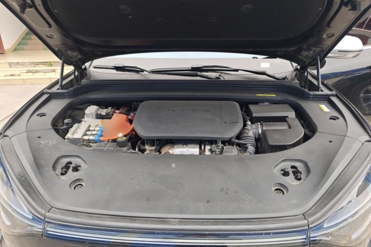 Used Hima AITO M9 2024 Range-Extended Ultra Version 42 kWh 6-Seater Model Engine Bay