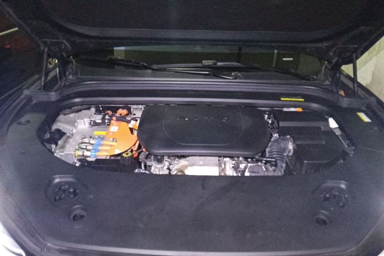 Used Hima AITO M9 2024 Range-Extended Ultra Version 42 kWh 6-Seater Model Engine Bay