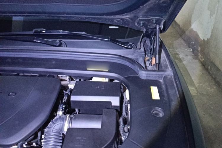 Used Hima AITO M9 2024 Range-Extended Ultra Version 42 kWh 6-Seater Model Engine Bay Left