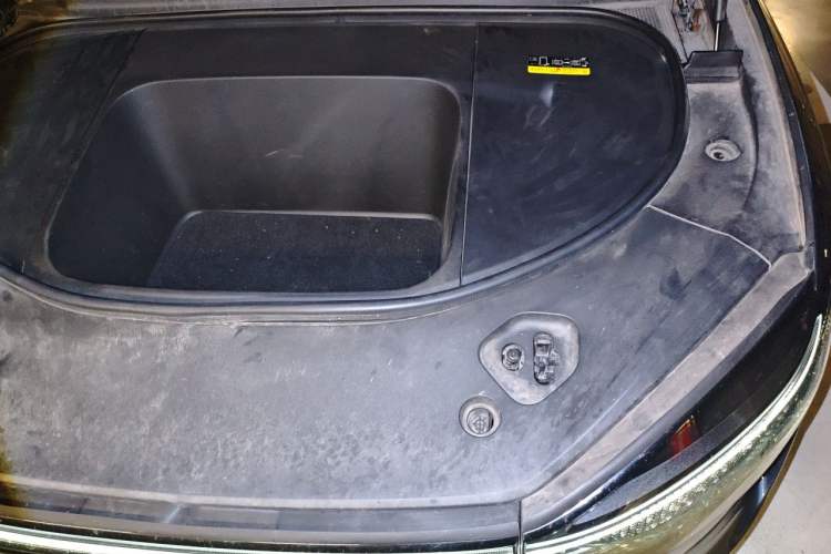 Used Hima AITO M9 2024 All-Electric Ultra Version 100 kWh 6-Seater Model Engine Bay Left