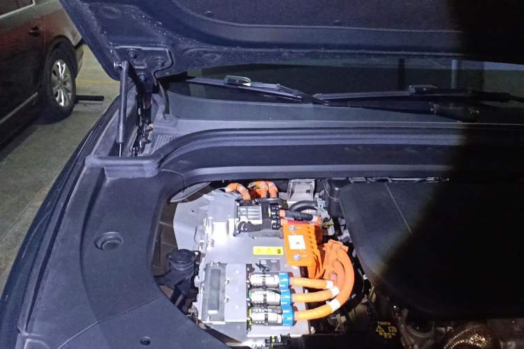 Used Hima AITO M9 2024 Range-Extended Ultra Version 42 kWh 6-Seater Model Engine Bay Right
