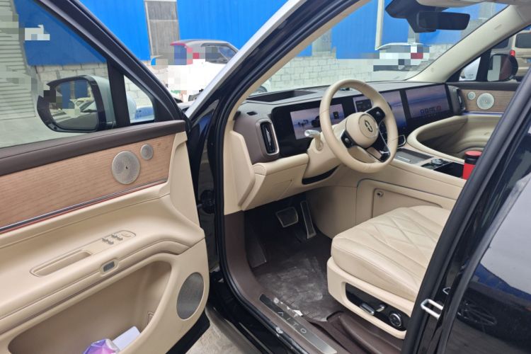 Used Hima AITO M9 2024 Range-Extended Ultra Version 42 kWh 6-Seater Model Interior 3