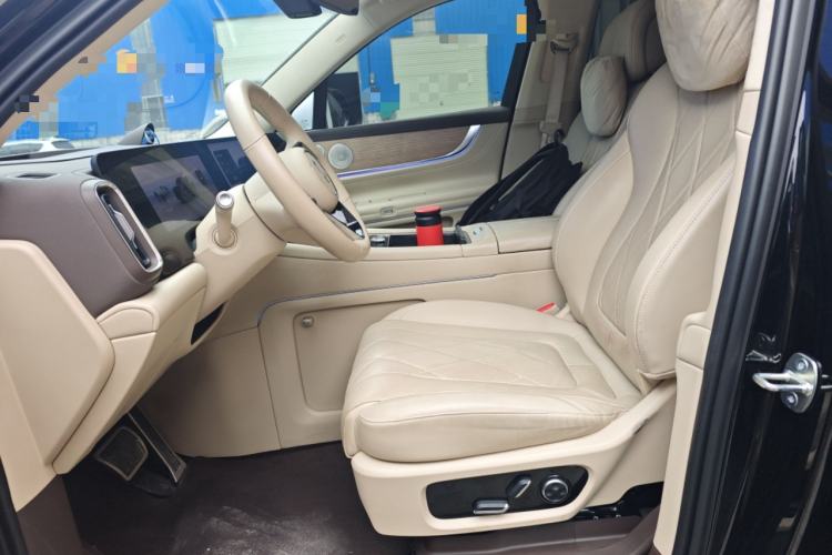 Used Hima AITO M9 2024 Range-Extended Ultra Version 42 kWh 6-Seater Model Left Front Seat