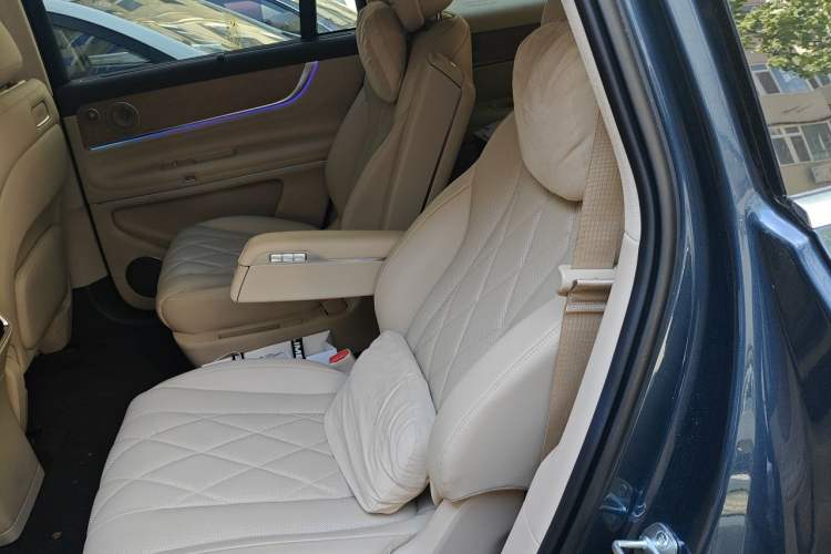 Used Hima AITO M9 2024 Range-Extended Max Edition 42 kWh 6-Seater Version Left Rear Seat