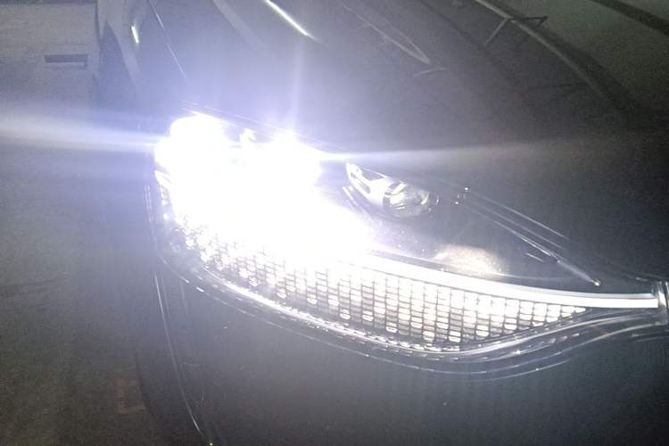 Used Hima AITO M9 2024 Range-Extended Ultra Version 42 kWh 6-Seater Model Right Front Headlight
