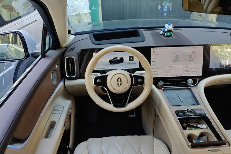 Used Hima AITO M9 2024 Range-Extended Max Edition 42 kWh 6-Seater Version Steering Wheel