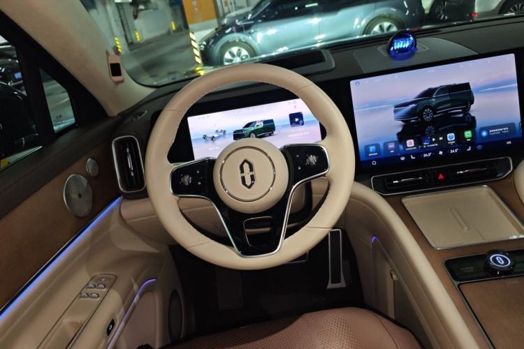 Used Hima AITO M9 2024 Range-Extended Max Edition 42 kWh 6-Seater Version Steering Wheel