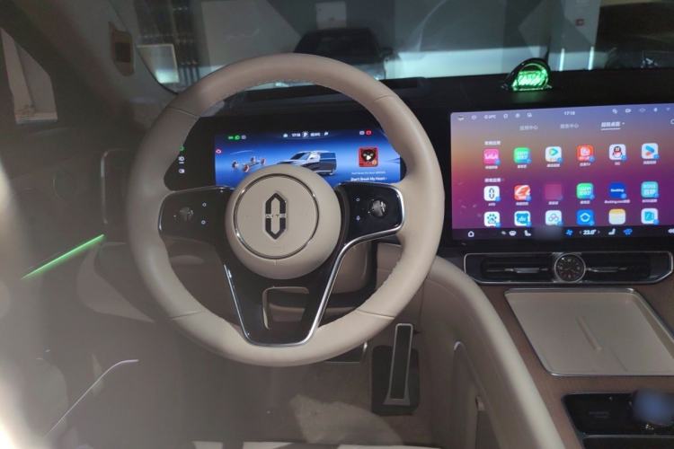 Used Hima AITO M9 2024 Range-Extended Ultra Version 52 kWh 6-Seater Model Steering Wheel
