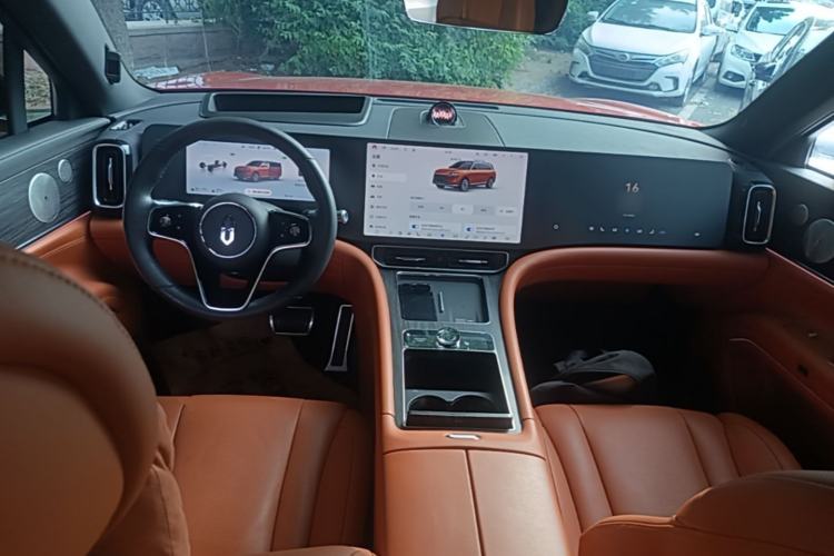 Used Hima AITO M9 2024 Range-Extended Ultra Version 42 kWh 6-Seater Model Center Console