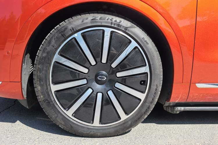 Used Hima AITO M9 2024 Range-Extended Max Edition 42 kWh 5-Seater Version Exterior 8