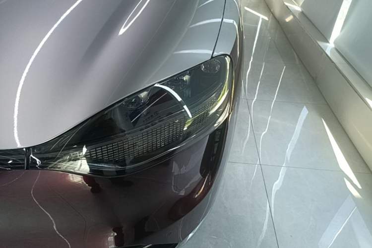 Used Hima AITO M9 2024 Range-Extended Ultra Version 52 kWh 6-Seater Model Left Front Headlight