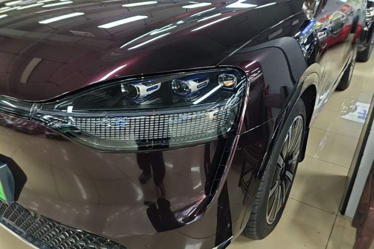Used Hima AITO M9 2024 Range-Extended Ultra Version 42 kWh 6-Seater Model Left Front Headlight