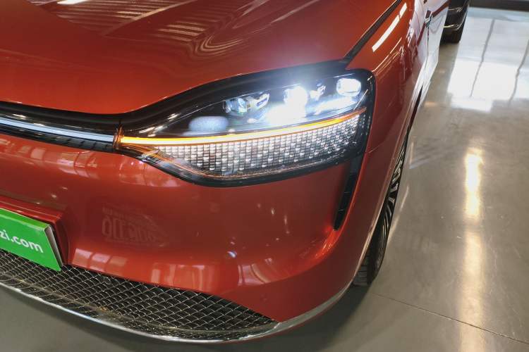 Used Hima AITO M9 2024 All-Electric Ultra Version 100 kWh 5-Seater Model Left Front Headlight