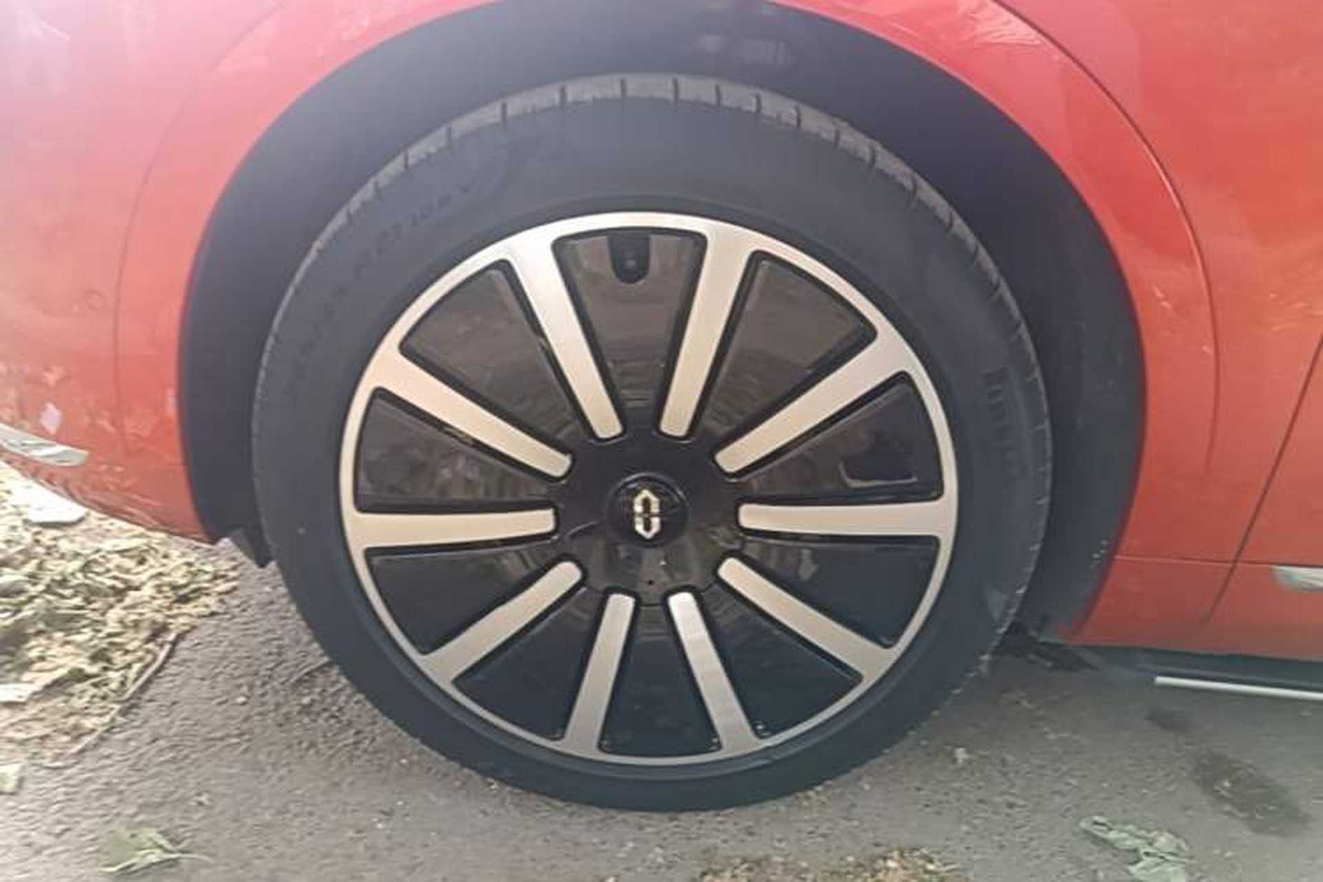 Used Hima AITO M9 2024 Range-Extended Ultra Version 42 kWh 6-Seater Model Left Front Wheel Hub