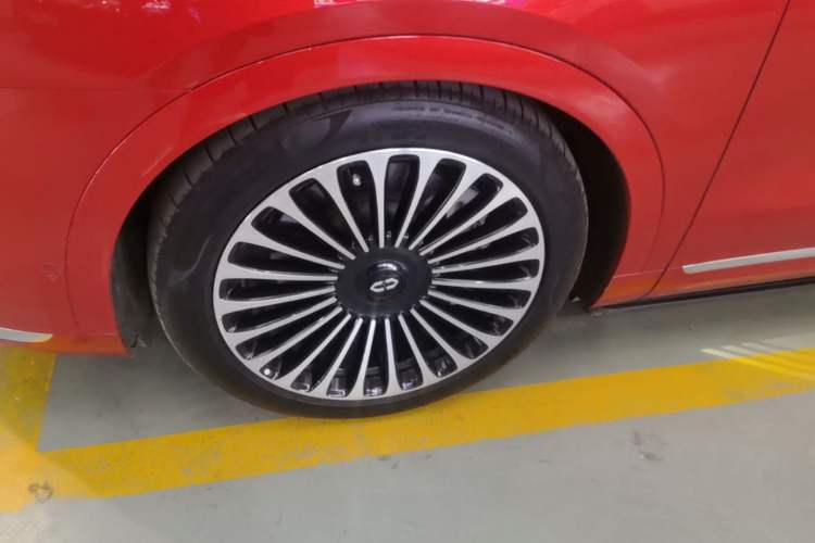 Used Hima AITO M9 2024 Range-Extended Ultra Version 52 kWh 5-Seater Model Left Front Wheel Hub