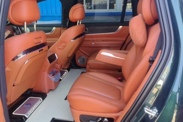 Used Hima AITO M9 2024 Range-Extended Ultra Version 42 kWh 6-Seater Model Left Rear Seat