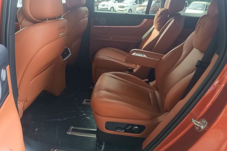 Used Hima AITO M9 2024 Range-Extended Ultra Version 42 kWh 6-Seater Model Left Rear Seat