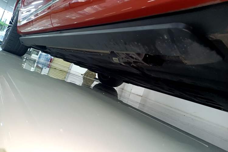 Used Hima AITO M9 2024 Range-Extended Ultra Version 52 kWh 6-Seater Model Left Side Sill