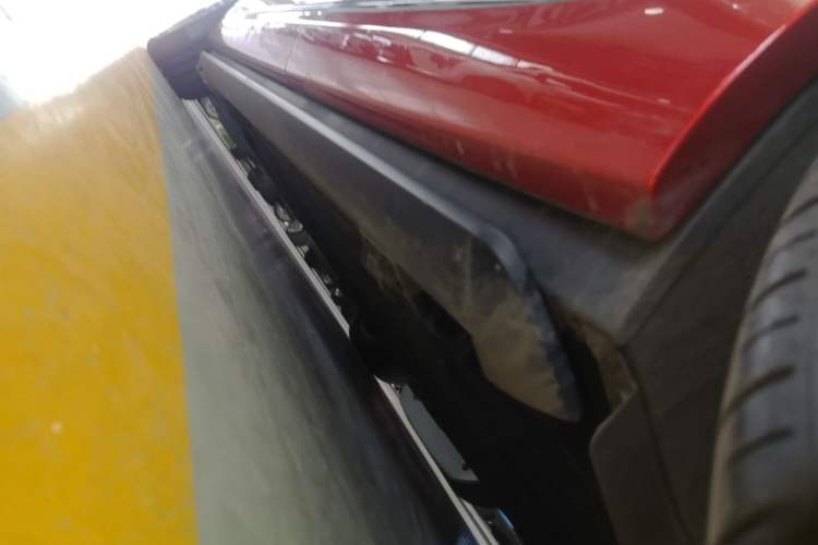 Used Hima AITO M9 2024 Range-Extended Ultra Version 52 kWh 5-Seater Model Left Side Sill